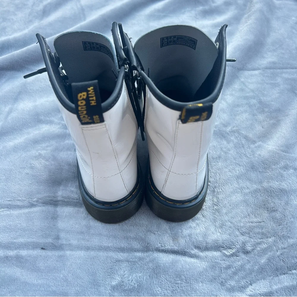 Dr. Marten Kids White Patent Combat Boot Lace-Up Chunky Sole Mini Grunge size 6